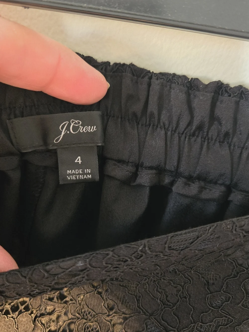 J. Crew Black Lace Cropped Pants Pull On Eyelash Hem Edgey Goth Minimalist Sz 4
